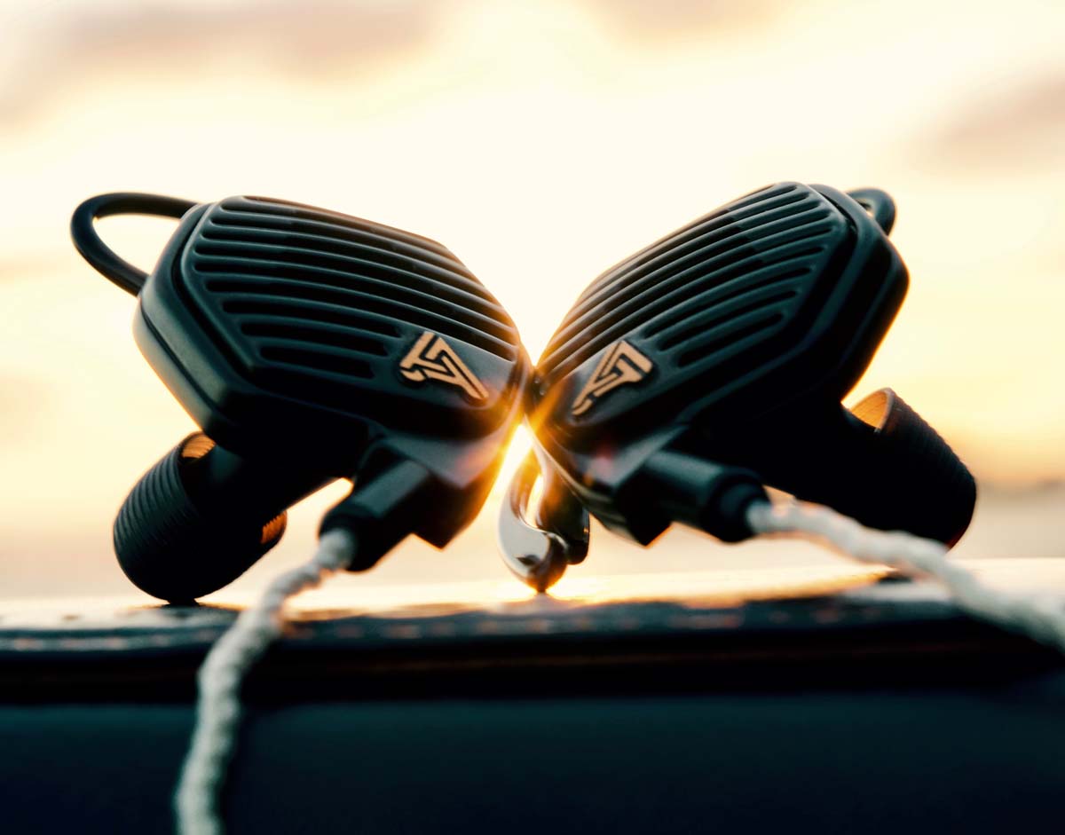 Audeze LCDi4 In-Ear-Headphones - Fidelity Magazine