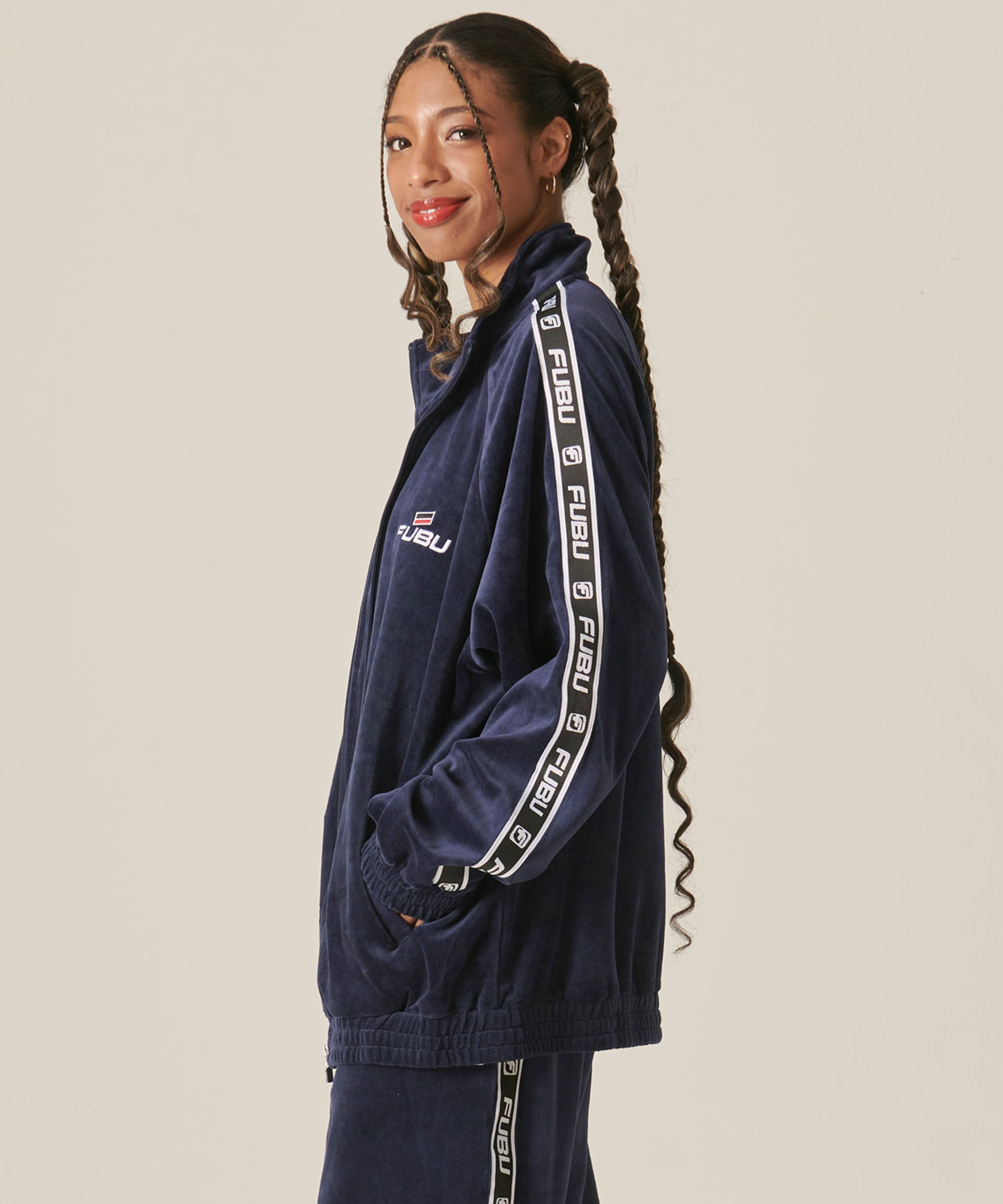 FUBU フブ トップス ベロアジャケット。FUBUはアメリカの代表的な