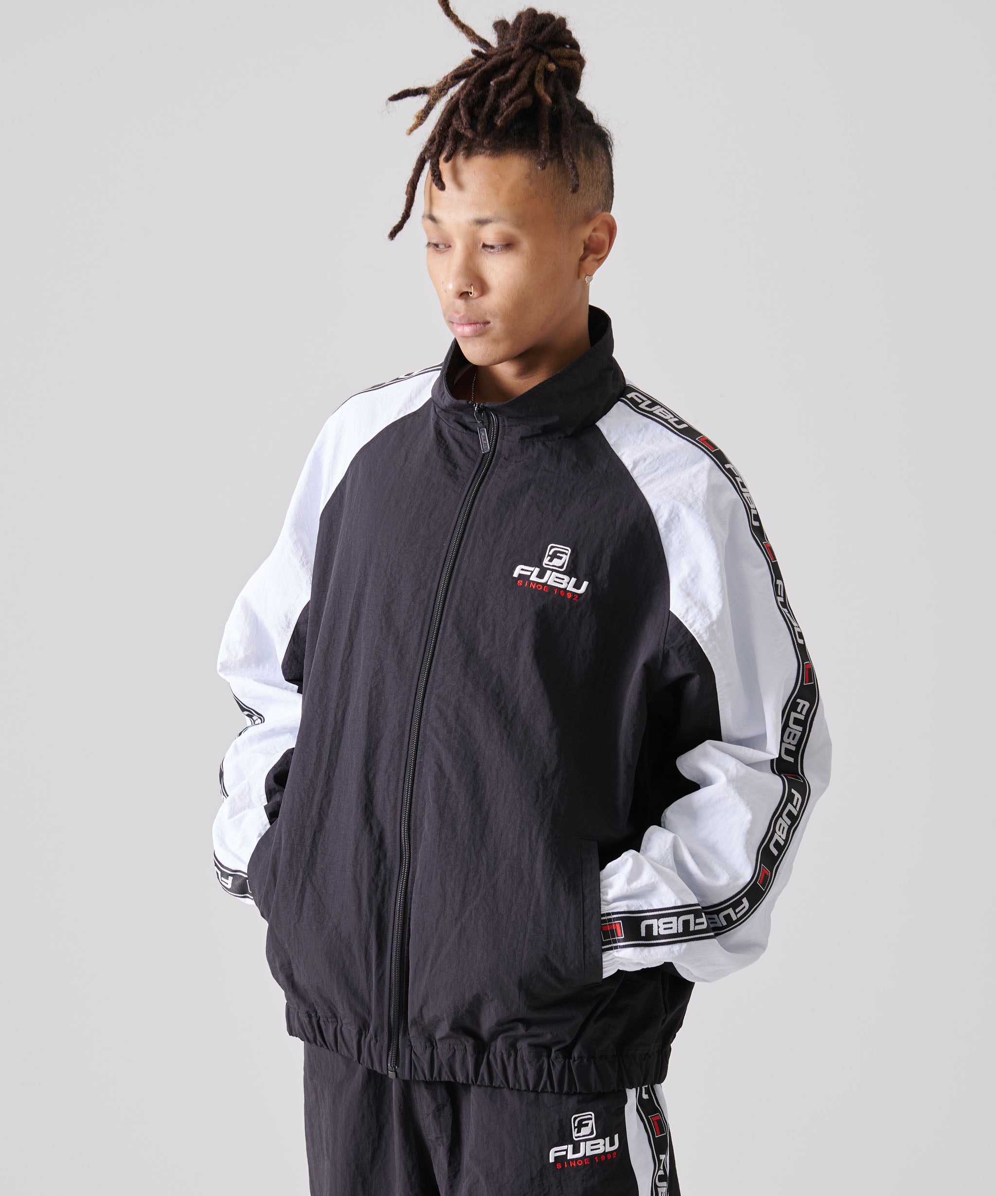 FUBU フブ アウター ナイロン トラックジャケット。FUBUはアメリカの