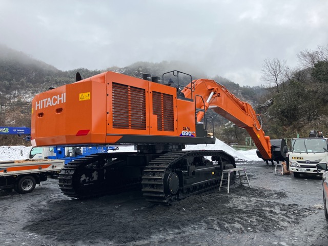 新車納入実績】日立建機 大型油圧ショベル「ZX890LCR-6」のご報告