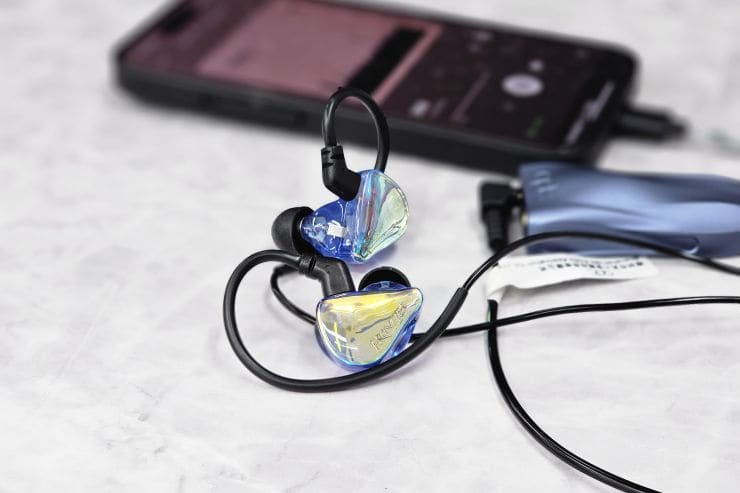 qdc FRONTIERレビュー | 高音質でパワフルなベース！快適な装着感の