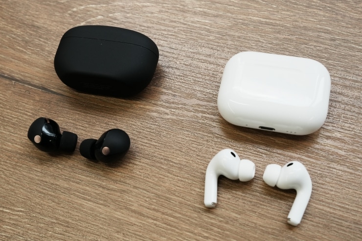 SONY.WF.1000XM5-AirPodsPro3.jpg
