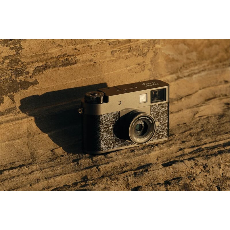 富士フイルム X half (FUJIFILM X-HF1) チャコールシルバー 新品