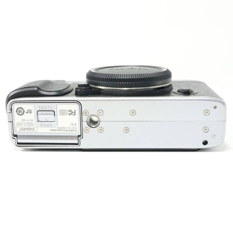 富士フイルム FUJIFILM X-E1 ボディ シルバー AB-ランク 中古｜フジヤ