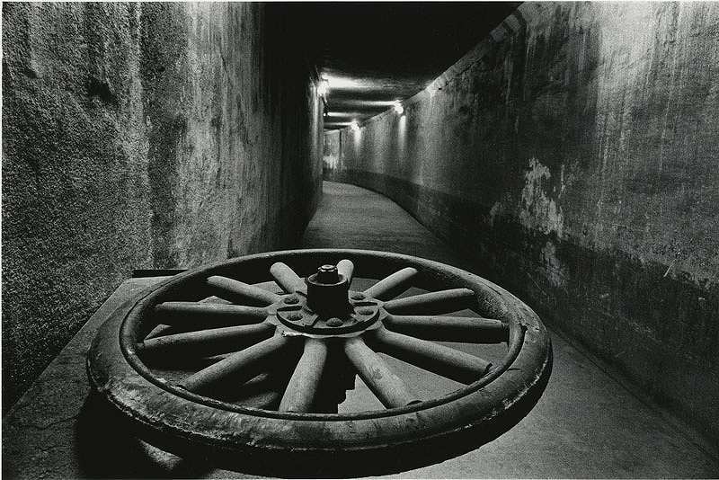 HUMAN LAND 人間の土地（奈良原一高）』 販売ページ | 復刊ドットコム