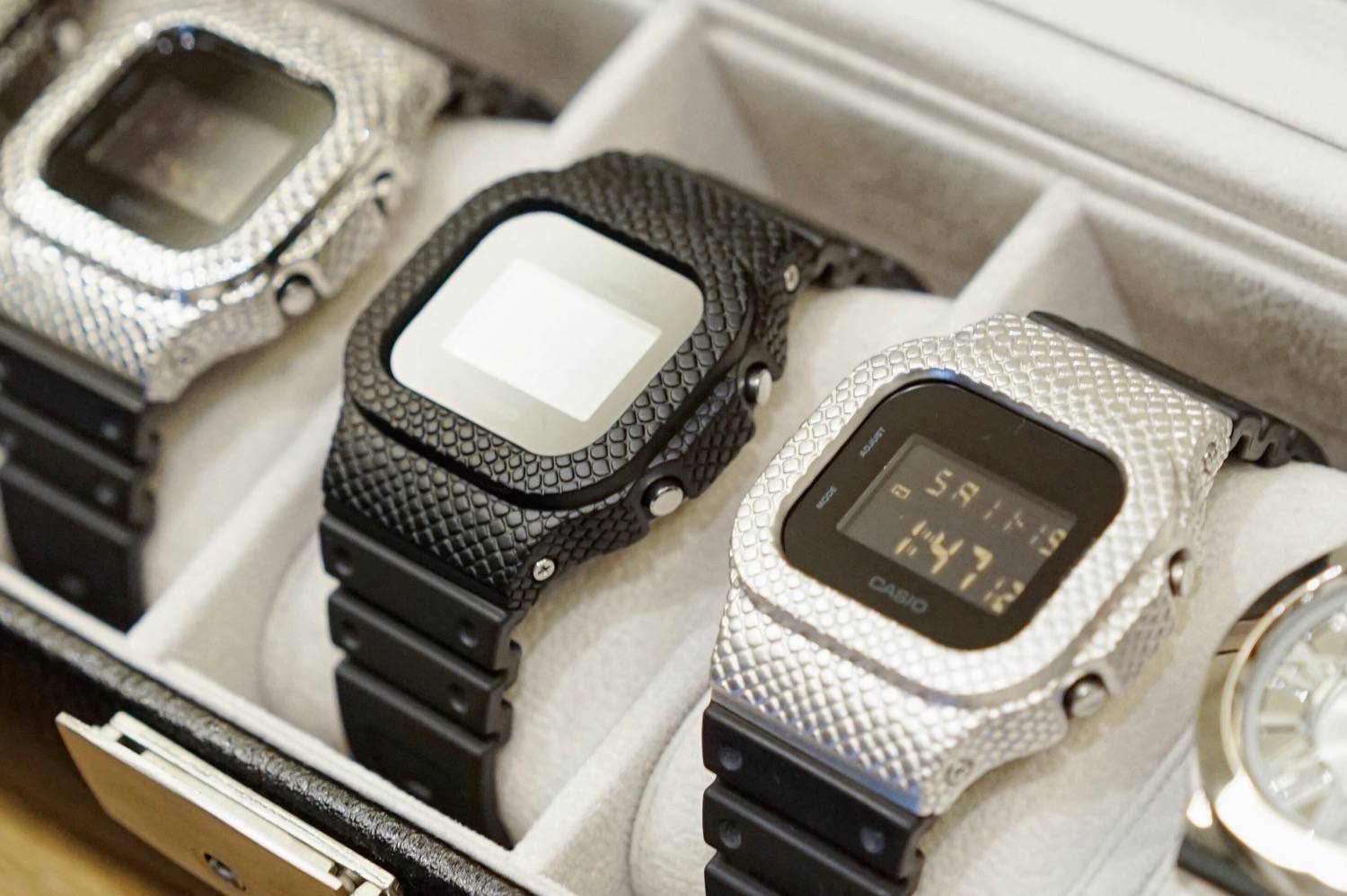 カスタムG-SHOCK『DAMUE』を購入！輝きが最高に格好良い！ | DRESS