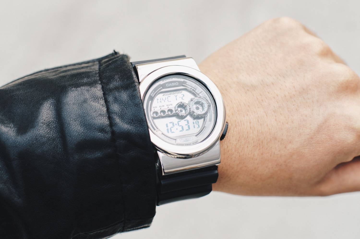 DAMUEのカスタムG-SHOCK GDを購入！吸い込まれるミラーディスプレイ