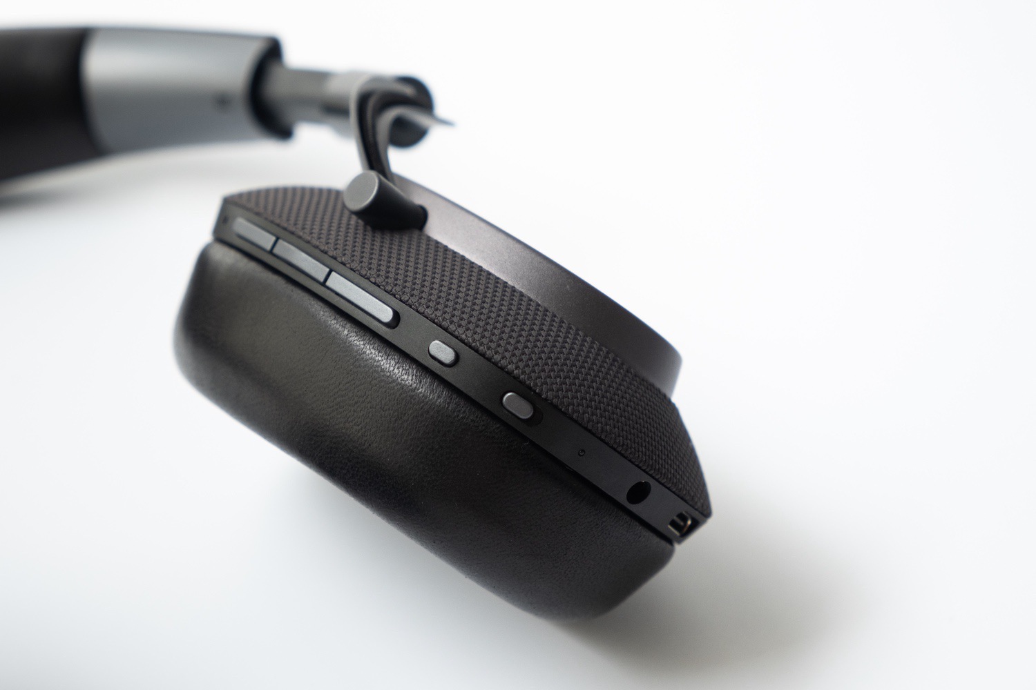 Bowers & Wilkins ノイキャンヘッドフォン PXレビュー。まさに日常使い