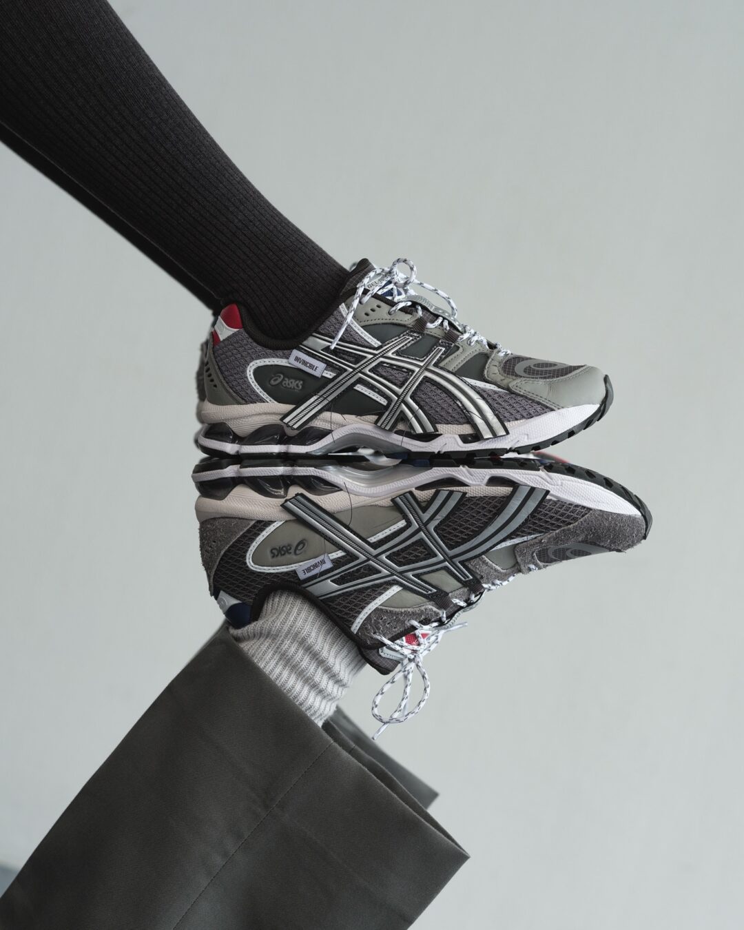 国内 2025年 10/30 発売】INVINCIBLE × ASICS GEL-NIMBUS 10.1 “404