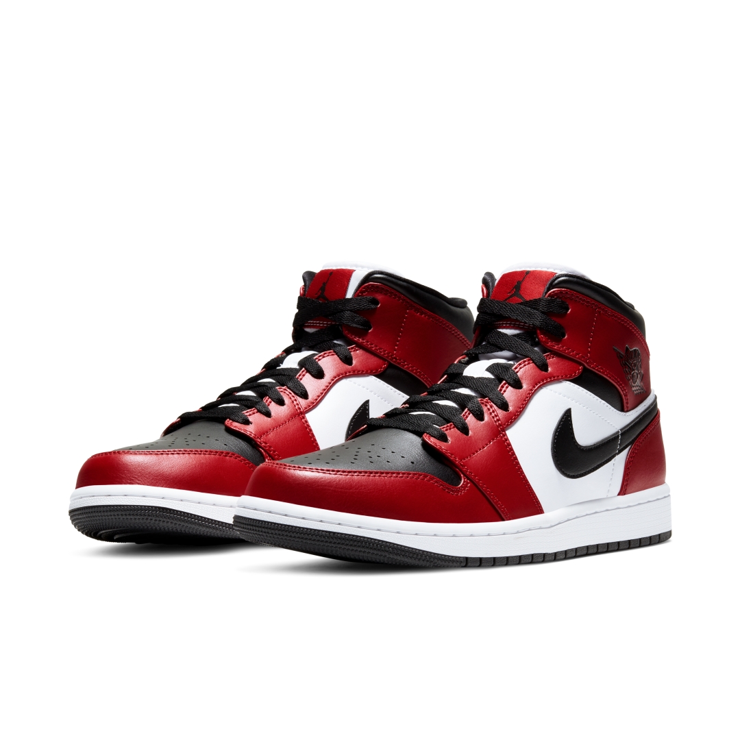 2025年 12/17 リストック】NIKE AIR JORDAN 1 MID “Chicago Black Toe