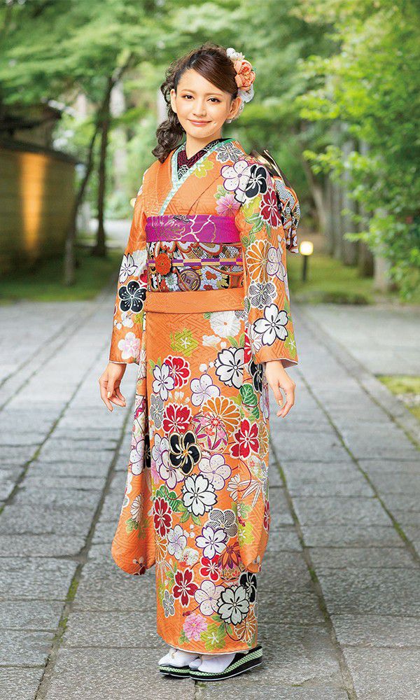振袖 オレンジ他 青海沼 菊 紅葉 梅 金刺しゅう入り 振袖 オレンジ他