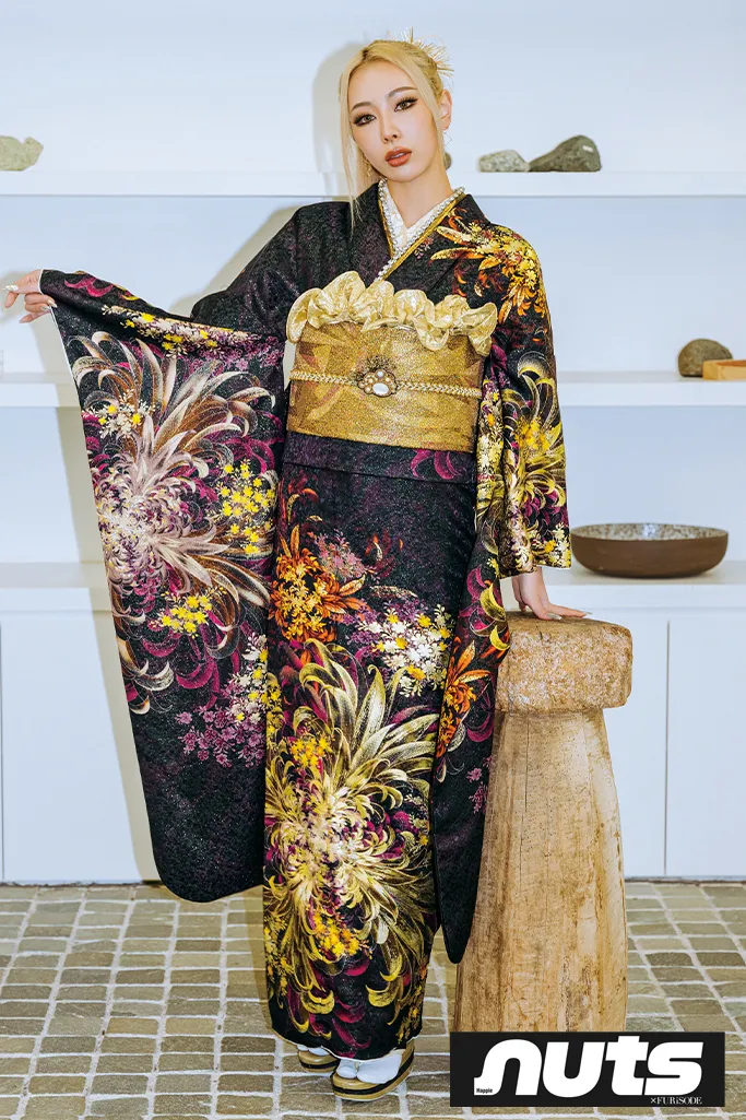 nutsブランド振袖ネットレンタル 黒/紫 大柄 華やか ギャル 目立つ