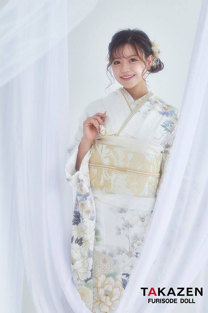 くすみカラー古典 白/白ベース 淡い色 和柄/牡丹柄 清楚 爽やか 大人っ