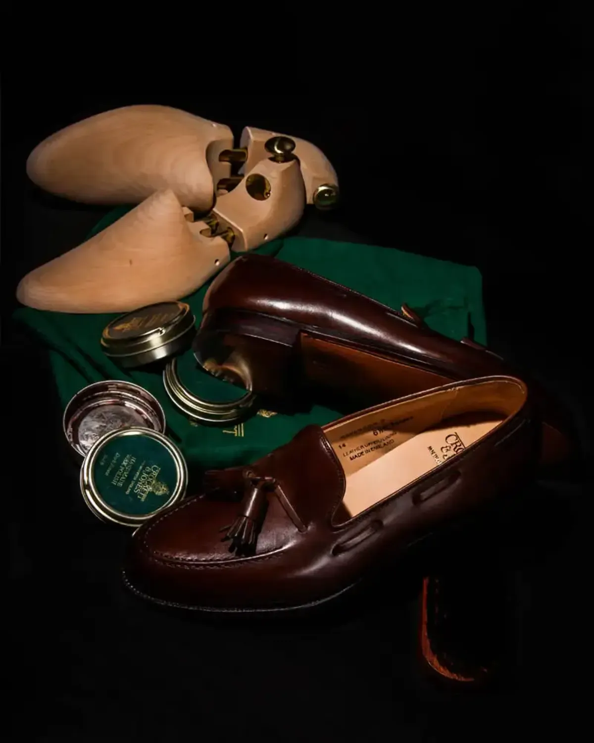 クロケット＆ジョーンズ | 名作タッセル、上質カーフで格上げ