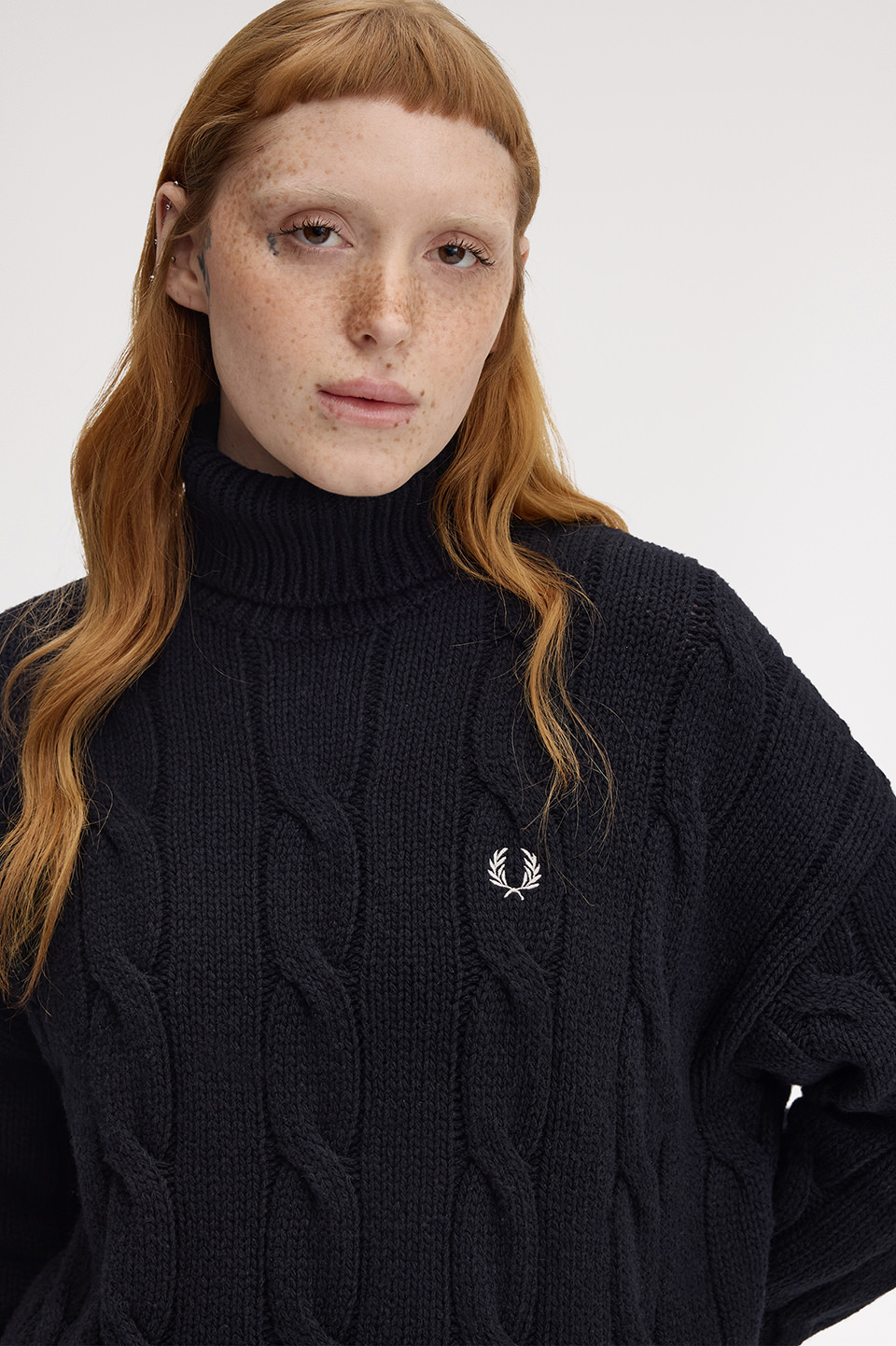 Roll Neck Cable Knit Jumper(10 102：BLACK): | FRED PERRY JAPAN