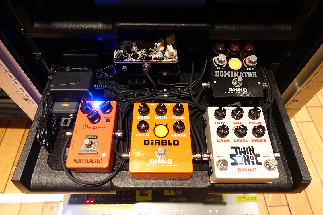 現在、全国ツアー中のONE OK ROCKのギタリストTORU氏の最新機材をご