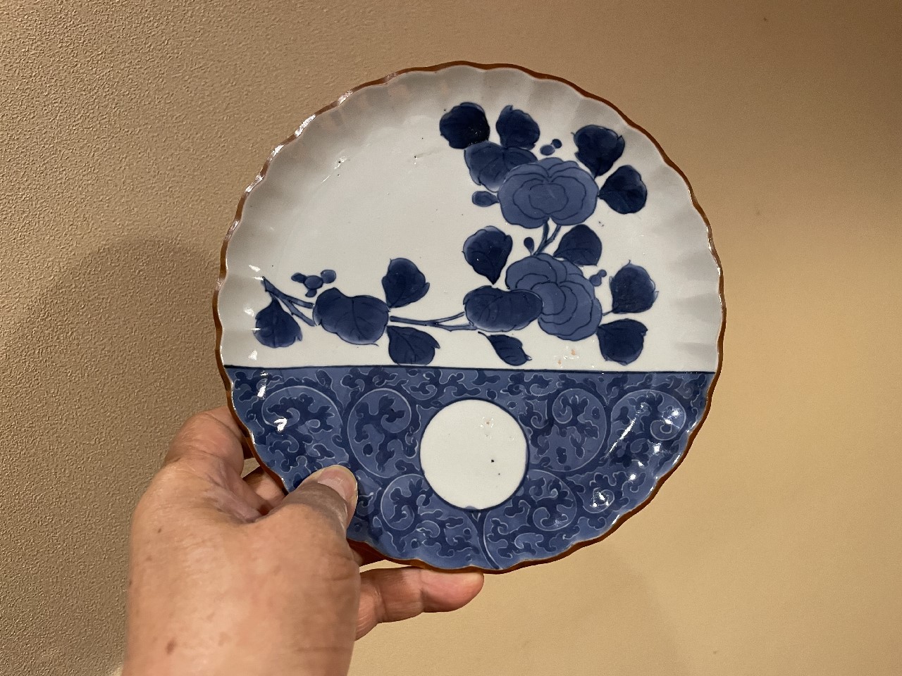 ギャラリー安原 / ご売約 藍九谷 白丸花文輪花中皿