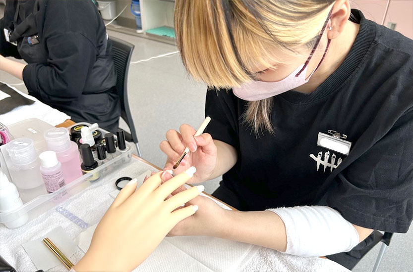 美容科 ネイル | 高津理容美容専門学校