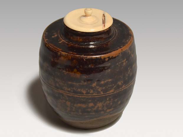 瀬戸茶入 銘「冨貴長命」 立花大亀在判箱書 | 古美術ささき