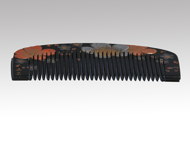 櫛 螺鈿入り金銀梅蒔絵 真斎(作) 鼈甲地 | 古美術ささき