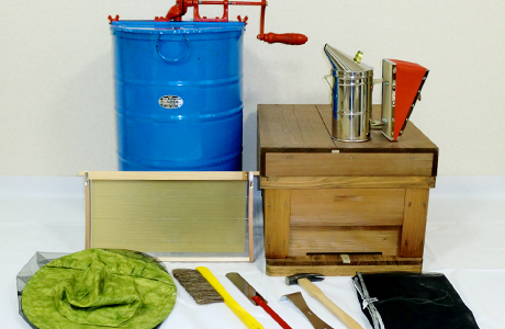 養蜂器具の販売 | 北海道産のはちみつなら株式会社札幌山本養蜂園