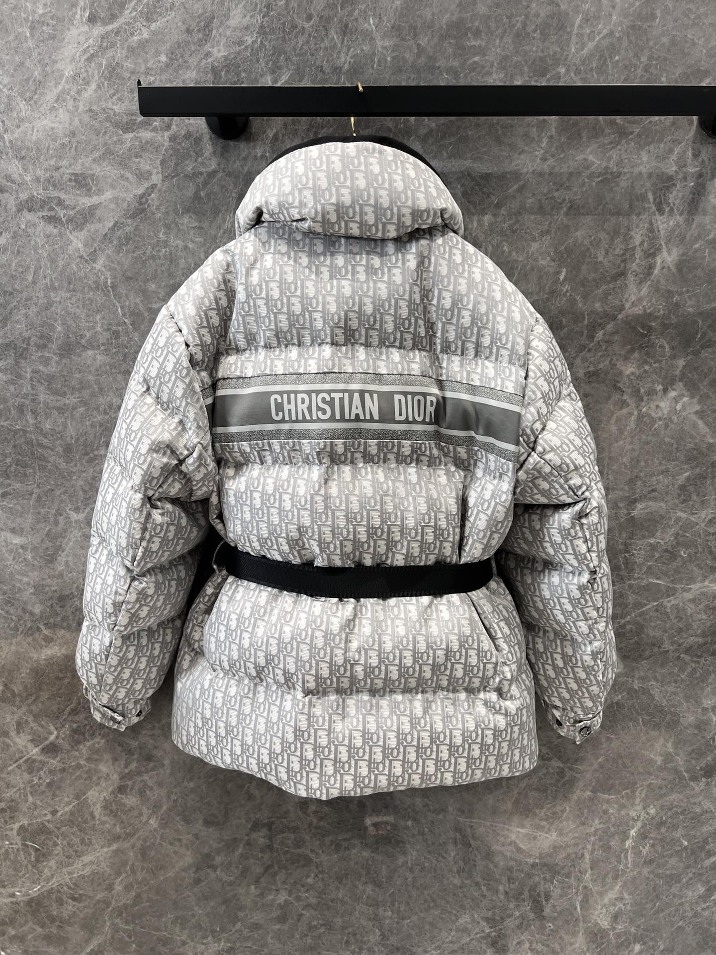 ディオール ダウンジャケットN級品 トップス 保温 アウター