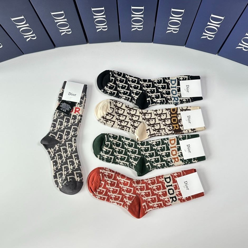 クリスチャン・ディオール 靴下 偽物 スタイリッシュ ロゴ総柄 5足