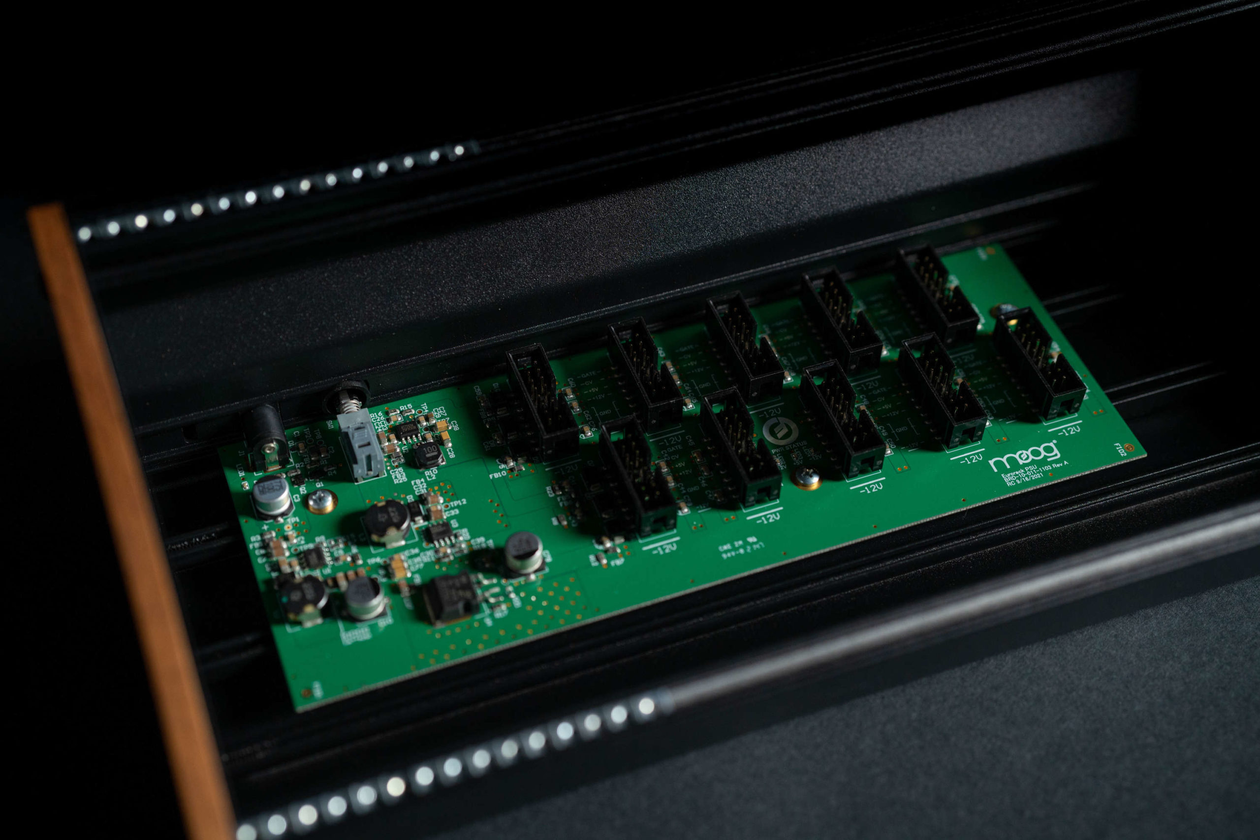 60HP Powered Eurorack Case – moog