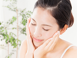 アスタブラン ブライトアップウォッシュ | 上向きのハリ。弾力