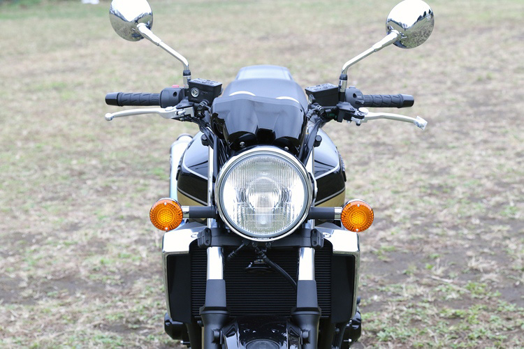 ケイズスタイルより、ZRX1200 DAEG用丸目ヘッドライトメーターカバー