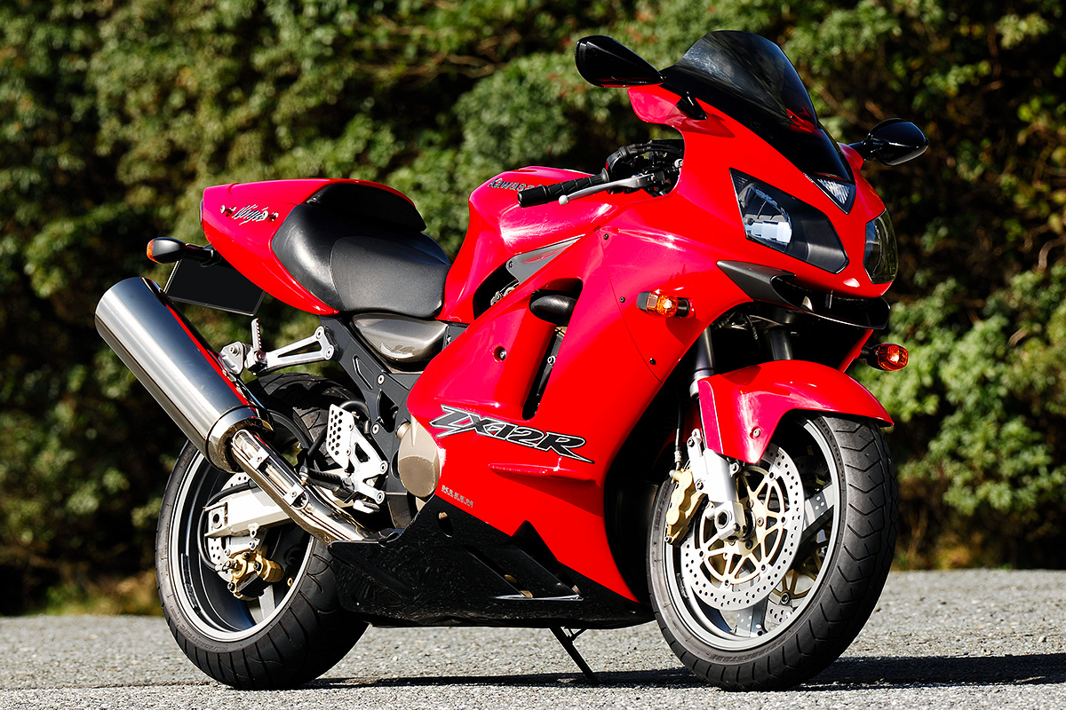 過激なパワーと加速力。艦の称号がここにある／ZX-12R(2002) | 試乗