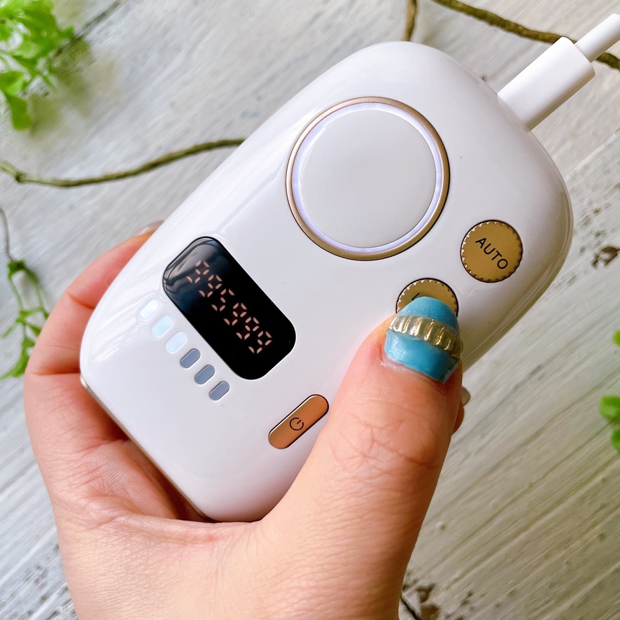 専用アプリで照射記録できる小型でスッキリIPLスマート脱毛器！今度は