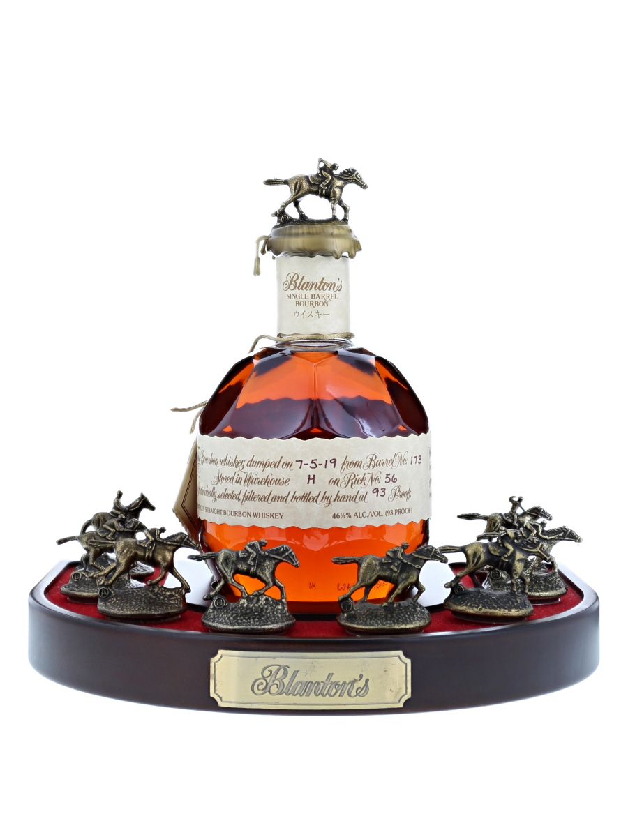 ブラントン シングル バレル バーボン 蔵出し日 7-5-19 台座とキャップ