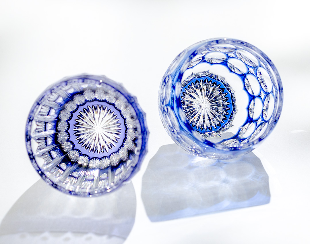 江戸切子 伝統工芸士・鍋谷聰 作 冷酒杯＜紫陽花＞ | カガミクリスタル