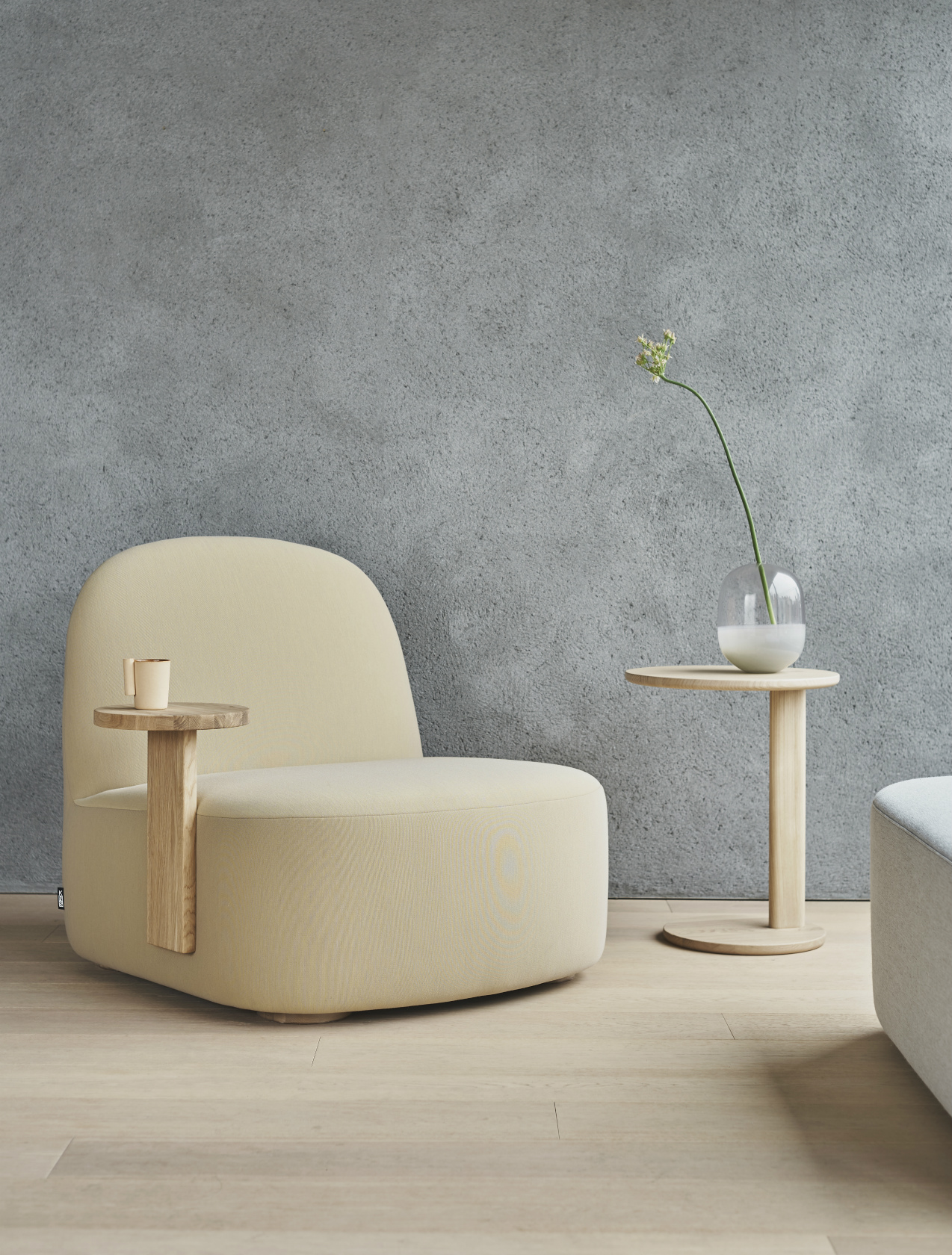 Elephant Side Table ‒ KARIMOKU NEW STANDARD (KNS)