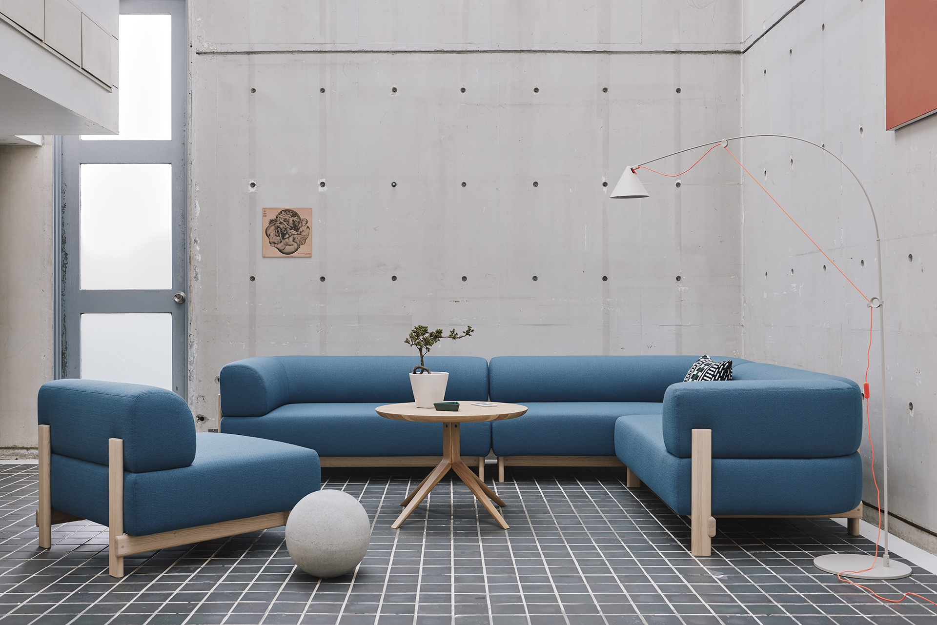 Elephant Sofa 1-Seater Bench ‒ KARIMOKU NEW STANDARD (KNS)