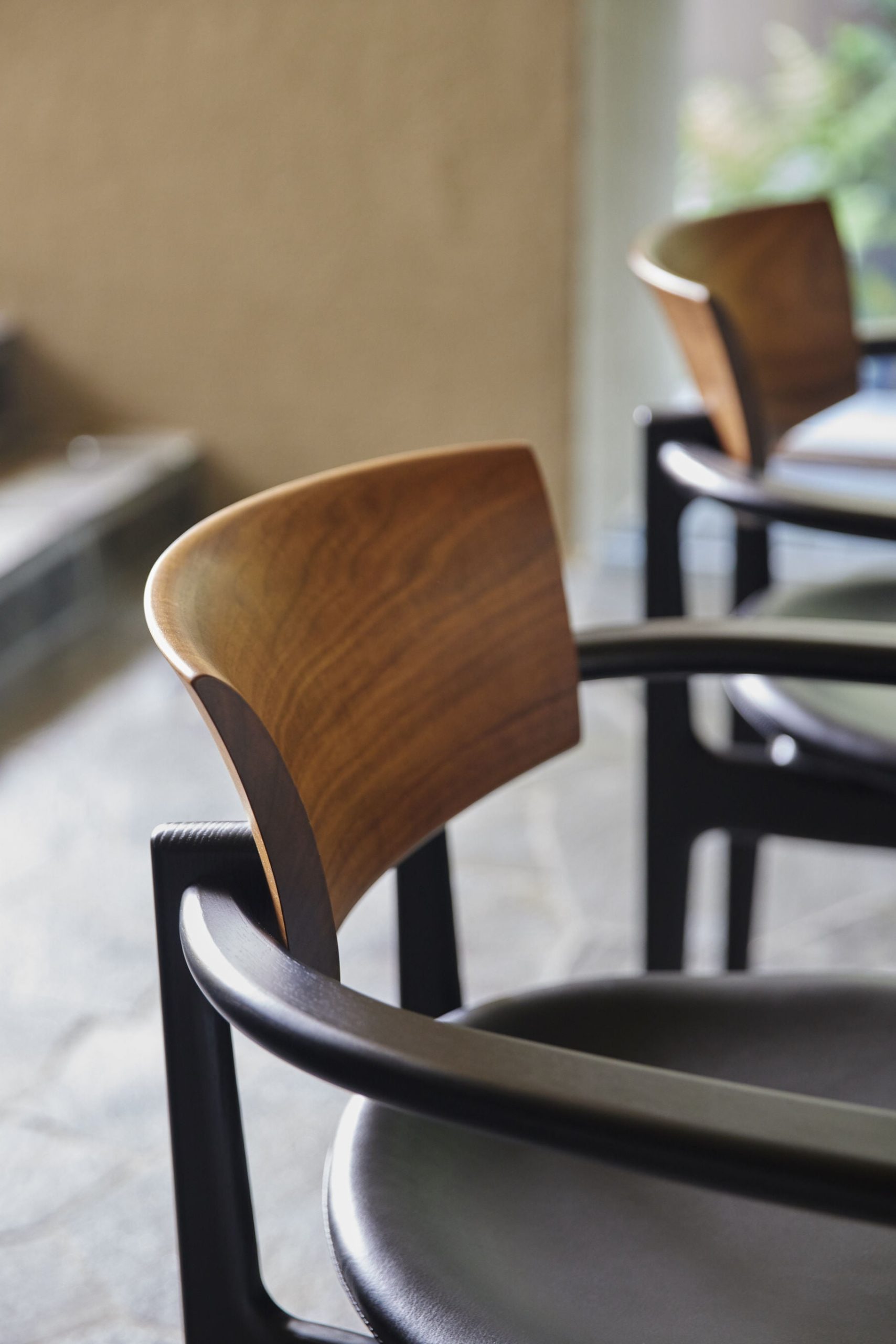 シックアームチェア - 国産無垢家具は飛騨高山発の家具メーカー KASHIWA