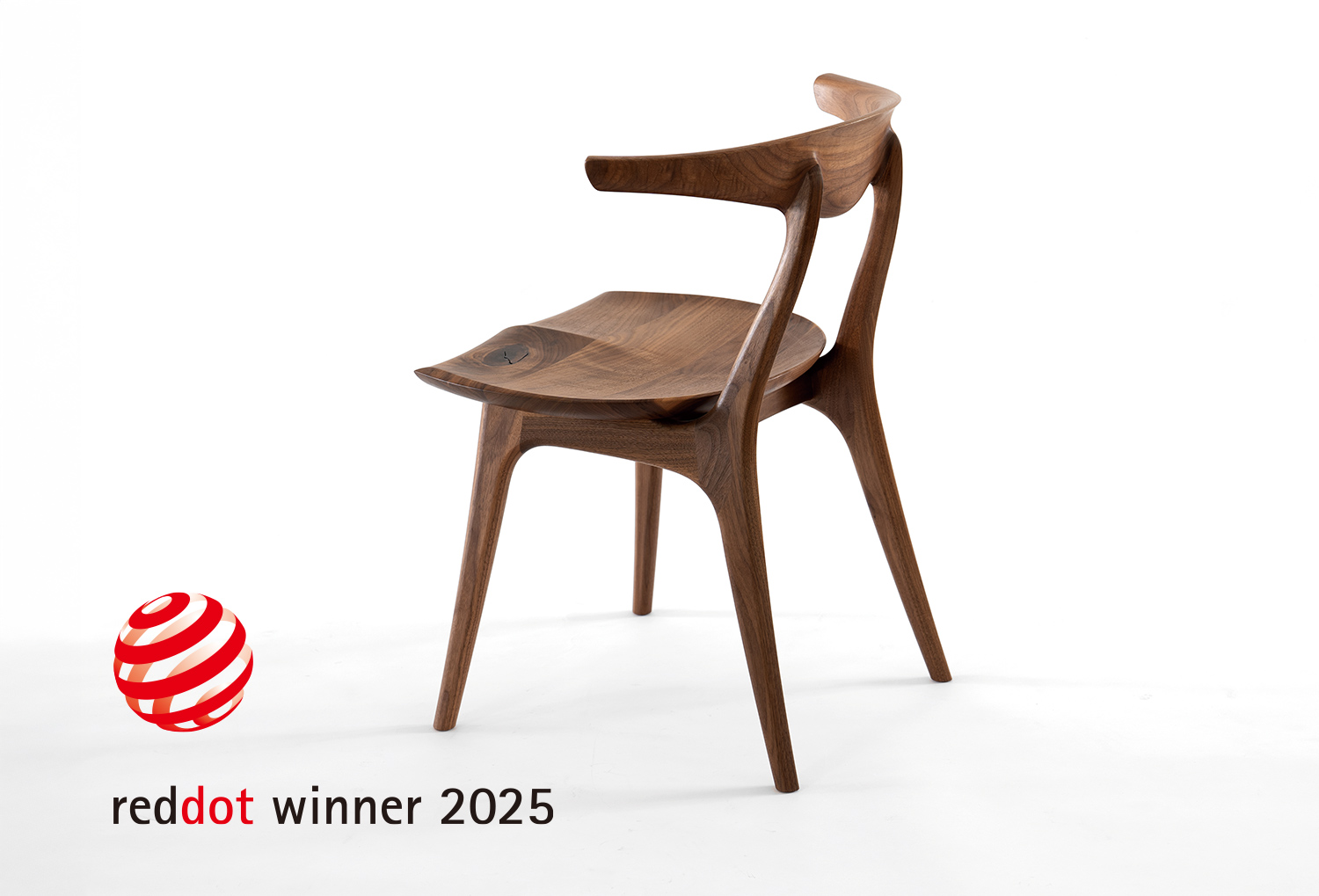 ANIMAS サイドチェア「Red Dot Award 2025」受賞 - 国産無垢家具は飛騨