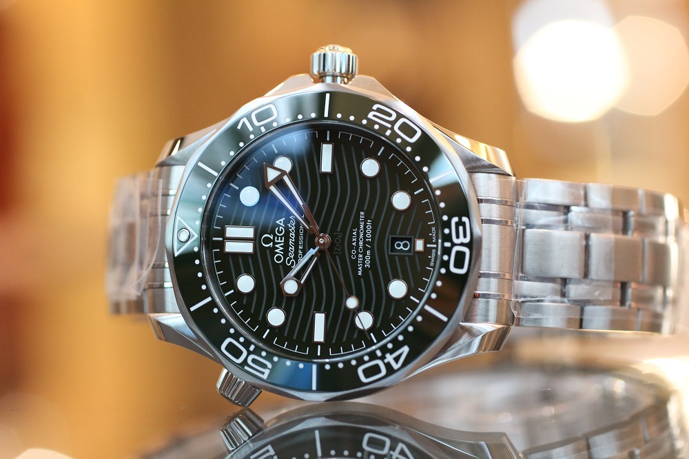 オメガ】人気モデルが入荷！_ダイバー 300﻿M コーアクシャル マスター