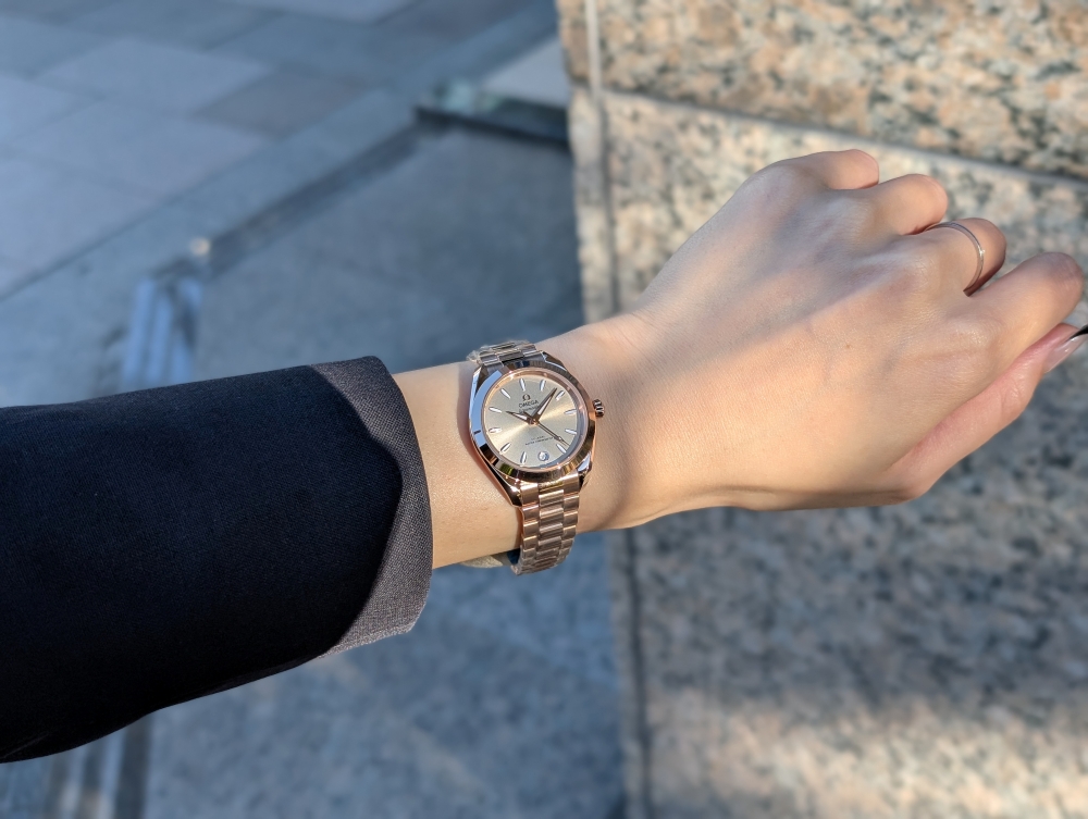 オメガ】これぞレディースウォッチの極み！！最上級金無垢モデルを手に