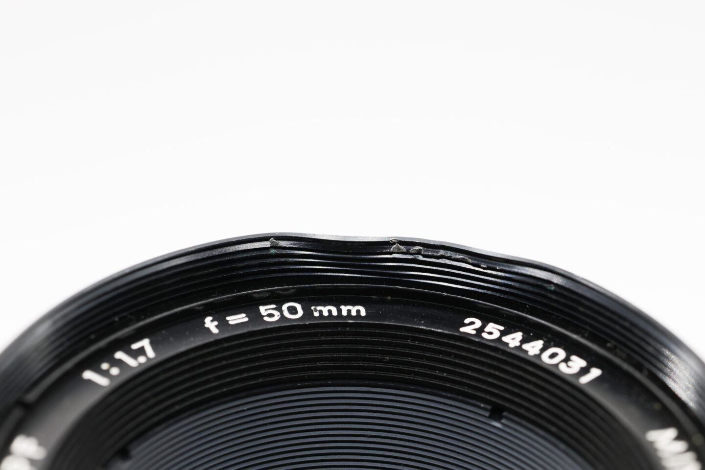 落下によりレンズ先端部（フィルター枠）にゆがみのあるジャンク