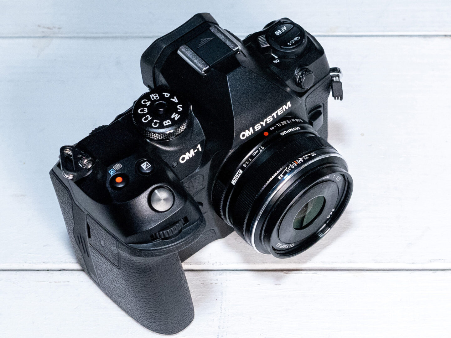 OM SYSTEM OM-1 Mark II ＆ OM-5の高い操作性と最新機能を活かして街