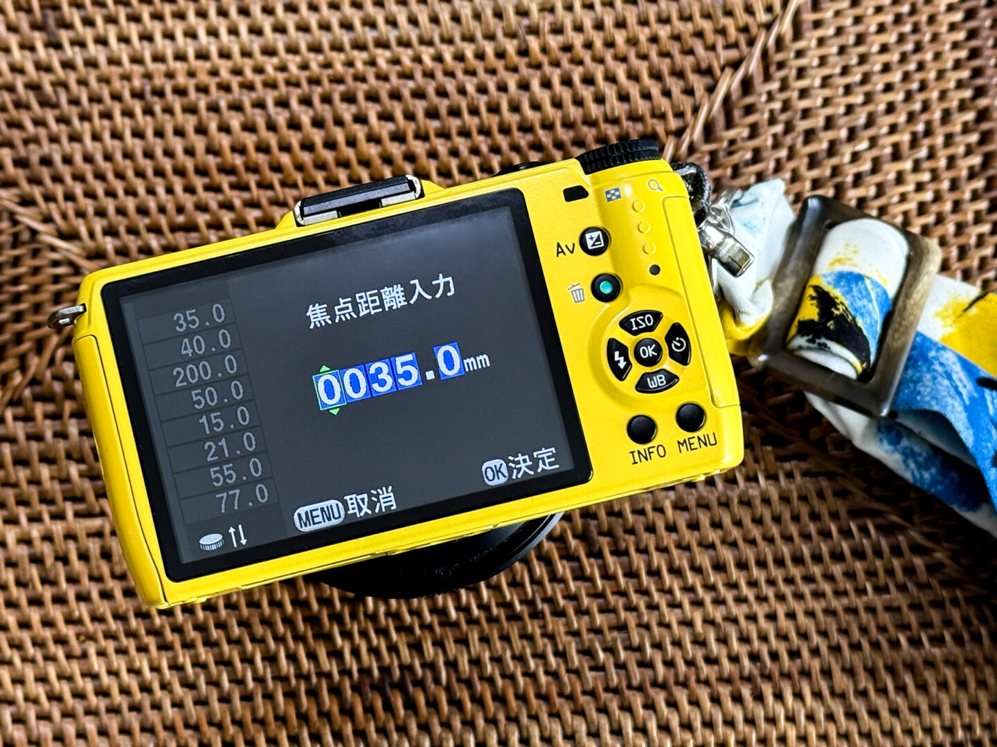 ペンタックスらしさ満載！手のひらサイズの2代目ナノ一眼「PENTAX Q10