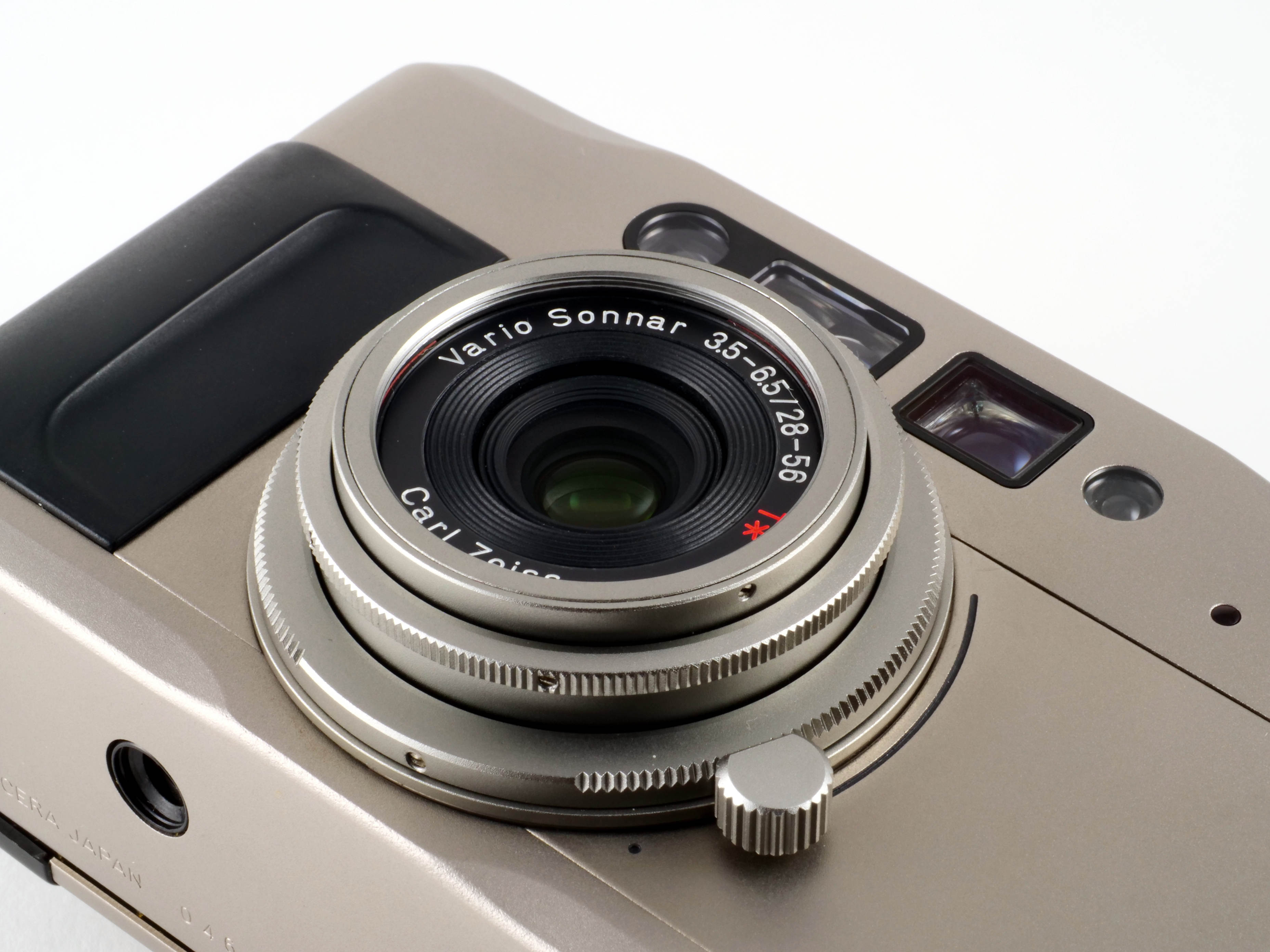 映画の中の、あのカメラ｜07 箱男(2024) コンタックス TVS | ShaSha