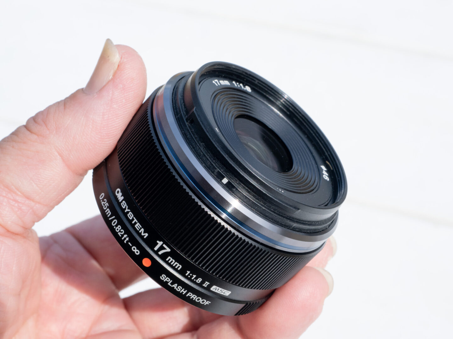 安定した画質はそのままでプロダクトデザインを刷新したシンプル