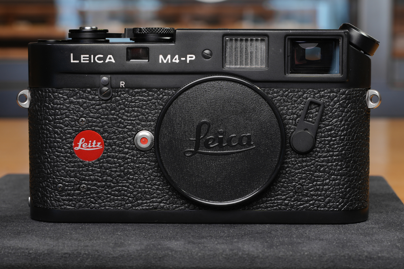 新宿 北村写真機店のカウンターで、お薦めライカを味わい尽くす｜Vol