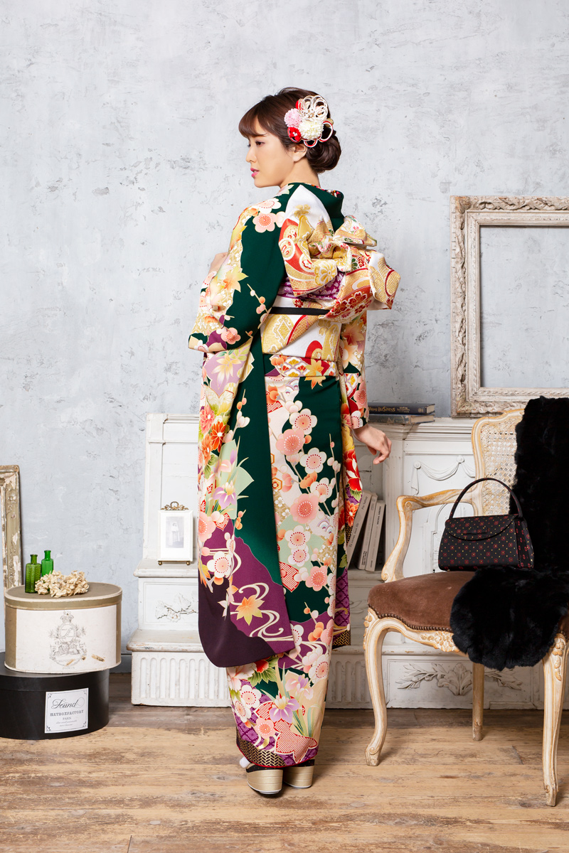 MKK-2907】☆深緑地に桜と牡丹のレトロ柄振袖 | 日本最大級の着物