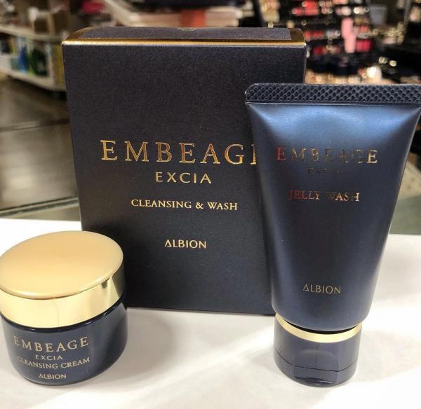アルビオン エクシア アンべアージュ ジェリー ウォッシュ｜紹介記事