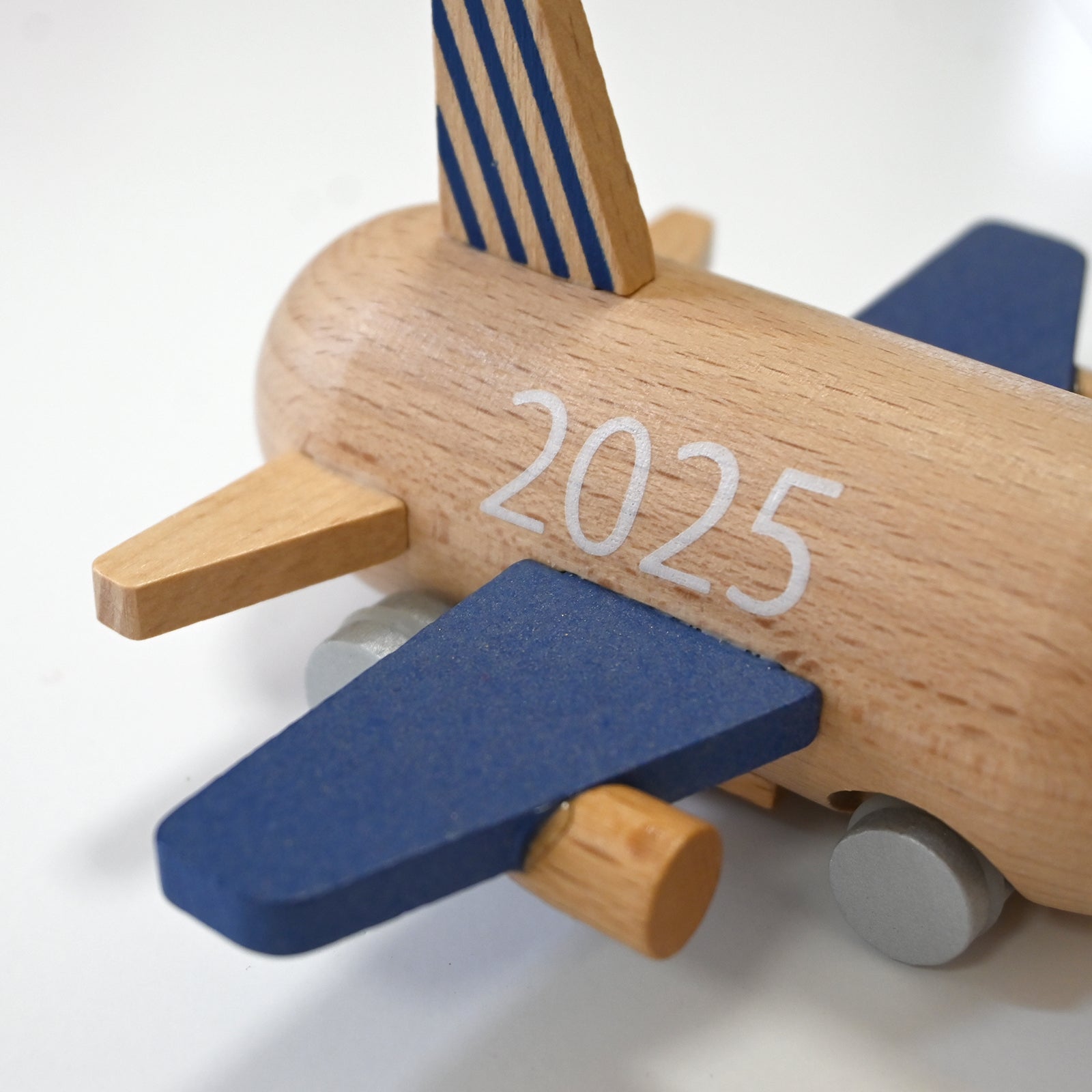 kiko+】2025 mini jet｜年号入り飛行機✈︎出産祝いに｜おしゃれな木の