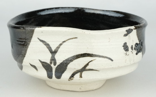 栗山園オンライン通販部 / 【出物】 黒織部茶碗 加藤芳右衛門